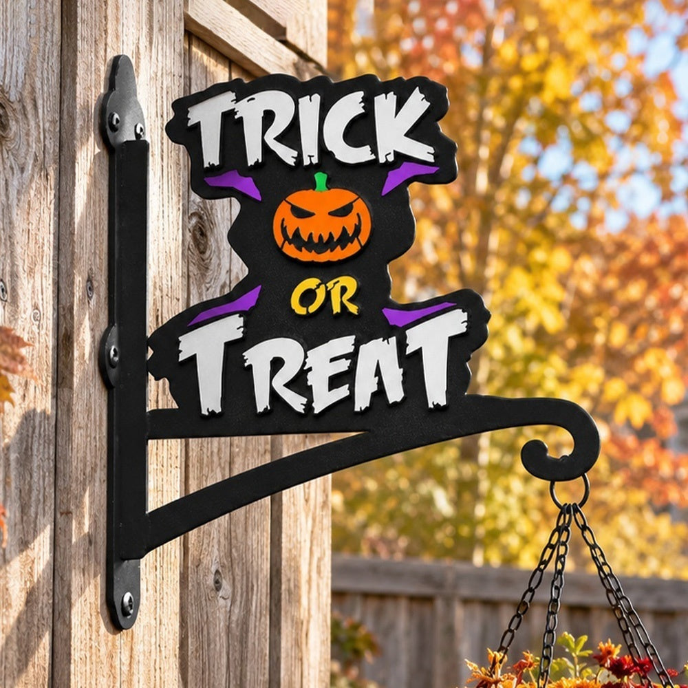 Hanging Basket Bracket – Trick or Treat Pumpkin