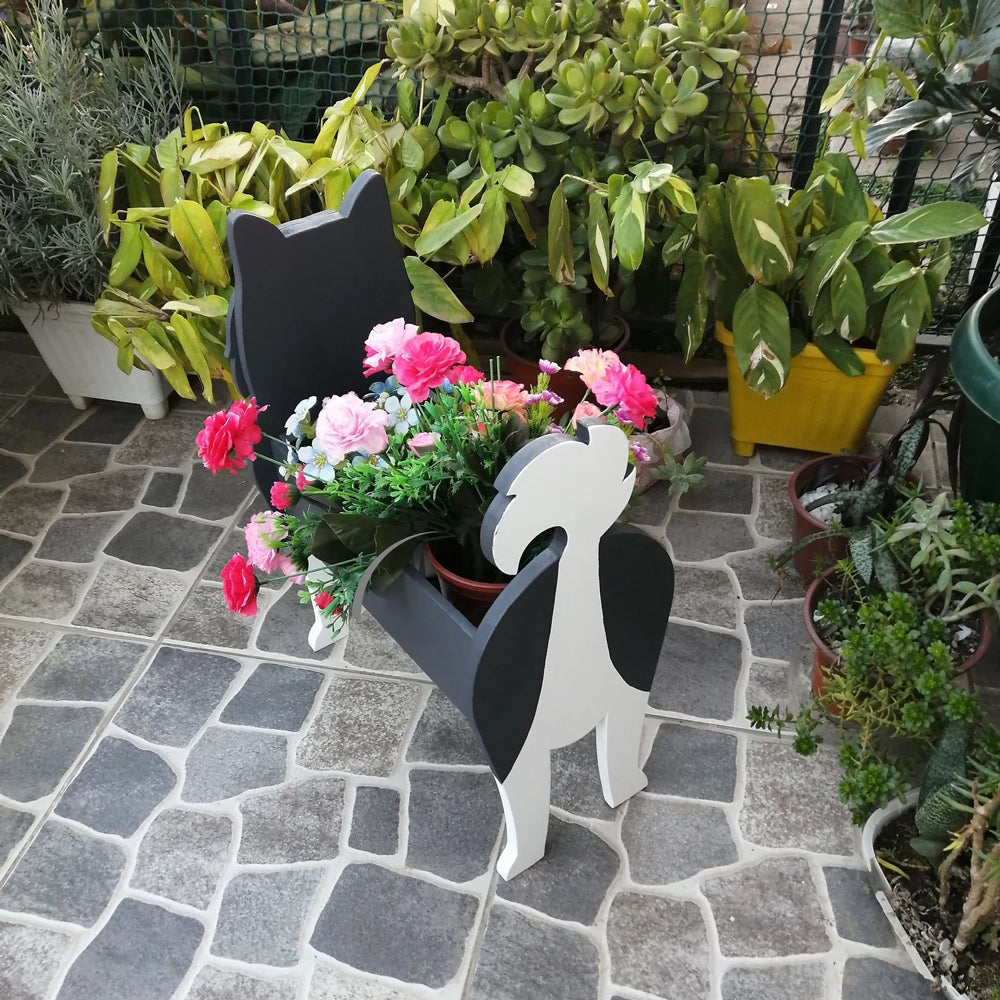 Back view of an alaskan malamute dog  planter