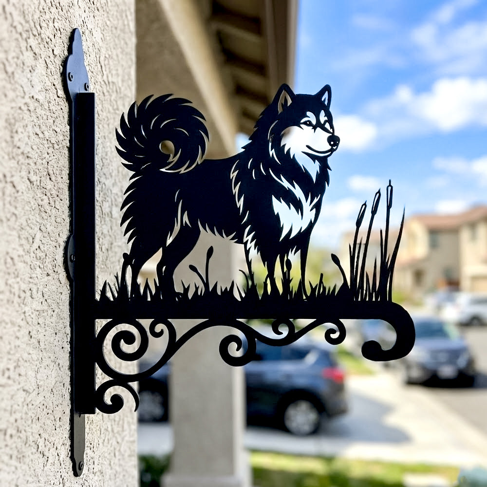Alaskan malamute metal hanging basket bracket mounted on outdoor wall for plant decoration