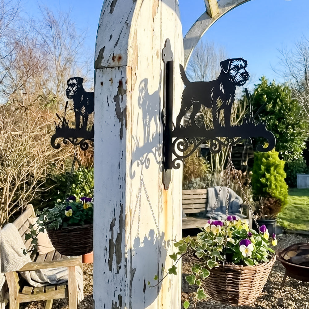 Border terrier metal hanging basket bracket mounted on outdoor wall for plant decoration