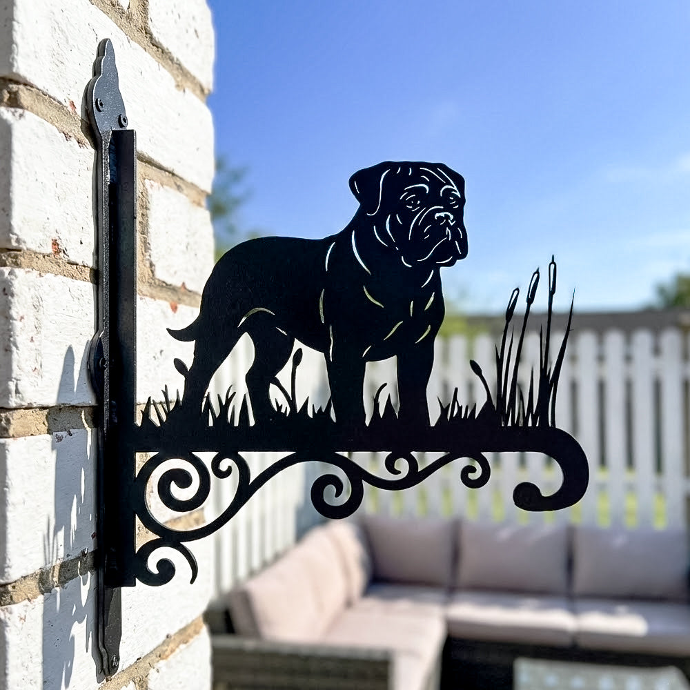 Bullmastiff metal hanging basket bracket mounted on outdoor wall for plant decoration