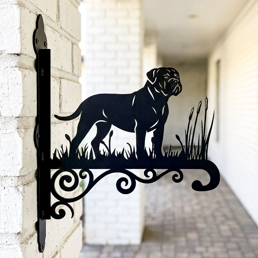 Bullmastiff metal hanging basket bracket mounted on outdoor wall for plant decoration