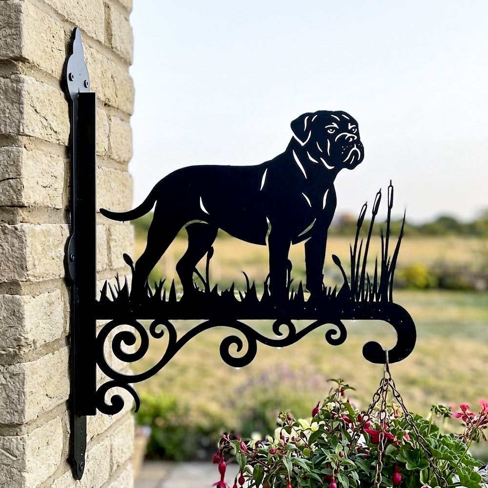 Bullmastiff metal hanging basket bracket mounted on outdoor wall for plant decoration