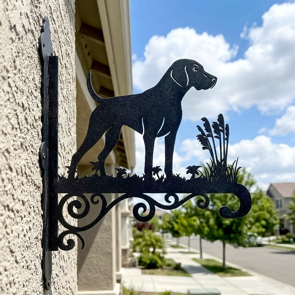 German shorthaired pointer metal hanging basket bracket mounted on outdoor wall for plant decoration