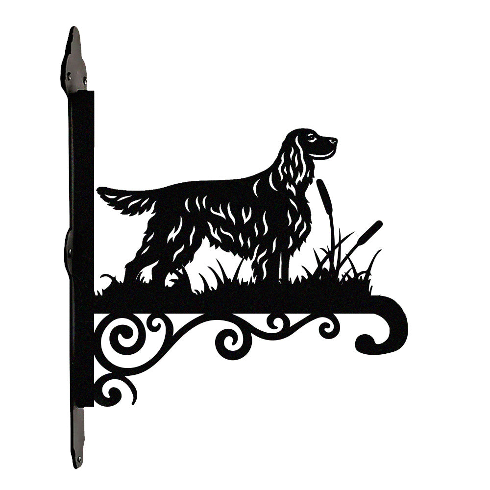 Gordon setter metal hanging basket bracket mounted on outdoor wall for plant decoration