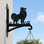 Pomeranian metal hanging basket bracket mounted on outdoor wall for plant decoration