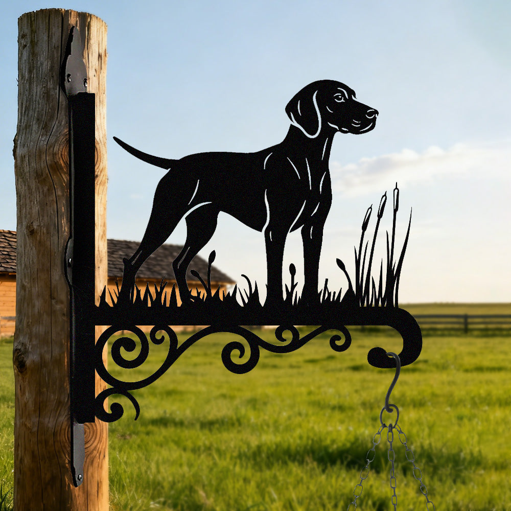 Vizsla metal hanging basket bracket mounted on outdoor wall for plant decoration